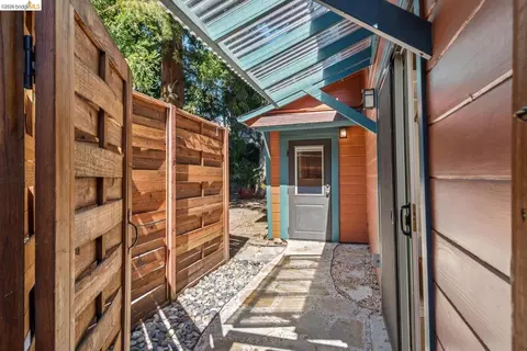 Exterior - 2431 Mckinley Ave, Berkeley, CA 94703 photo 9 of 11
