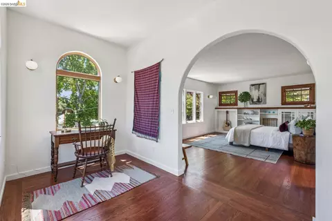 Bedroom - 2431 Mckinley Ave, Berkeley, CA 94703 photo 1 of 11