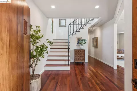 Entry Way - 2431 Mckinley Ave, Berkeley, CA 94703 photo 1 of 6