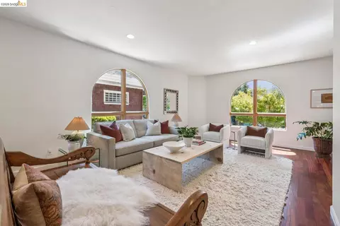 Living - 2431 Mckinley Ave, Berkeley, CA 94703 photo 3 of 4