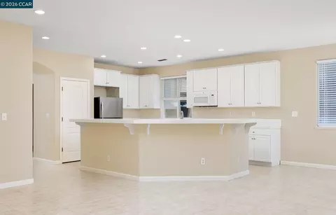 17667 Red Barley Ct, Lathrop, CA 95330 photo 4
