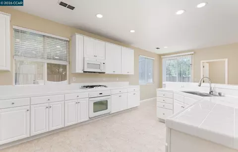 17667 Red Barley Ct, Lathrop, CA 95330 photo 3