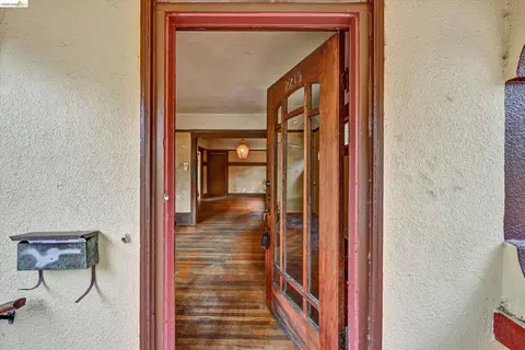 Entry Way - 2219 Derby St, Berkeley, CA 94705 photo 1 of 3