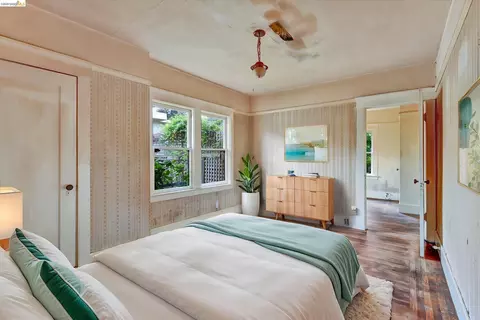 Bedroom - 2219 Derby St, Berkeley, CA 94705 photo 4 of 10