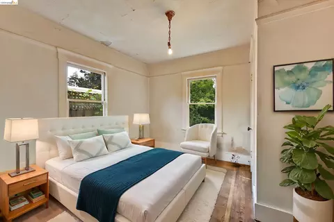 Bedroom - 2219 Derby St, Berkeley, CA 94705 photo 7 of 10