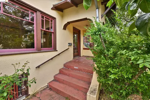 Exterior - 2219 Derby St, Berkeley, CA 94705 photo 3 of 11