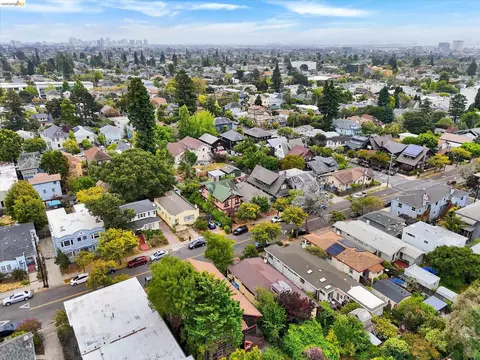 View/Area - 2219 Derby St, Berkeley, CA 94705 photo 13 of 15