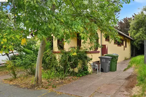 Exterior - 2219 Derby St, Berkeley, CA 94705 photo 2 of 11