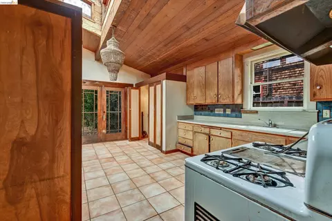 Kitchen - 2219 Derby St, Berkeley, CA 94705 photo 1 of 6