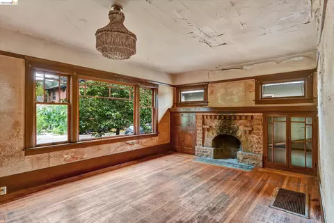 Living - 2219 Derby St, Berkeley, CA 94705 photo 4 of 6