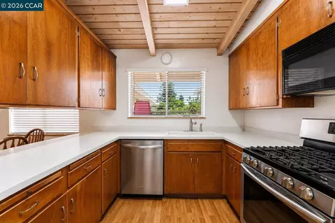 Kitchen - 700 Real Ave, Newman, CA 95360 photo 3 of 5