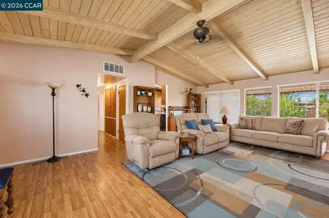 Living - 700 Real Ave, Newman, CA 95360 photo 1 of 3