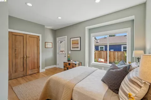 Bedroom - 2635 Mathews St, Berkeley, CA 94702 photo 1 of 18