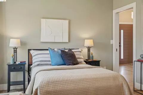 Bedroom - 2635 Mathews St, Berkeley, CA 94702 photo 5 of 18