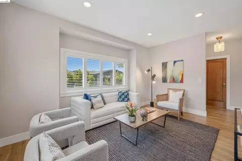 Living - 2635 Mathews St, Berkeley, CA 94702 photo 3 of 6