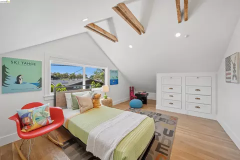 Bedroom - 2635 Mathews St, Berkeley, CA 94702 photo 17 of 18