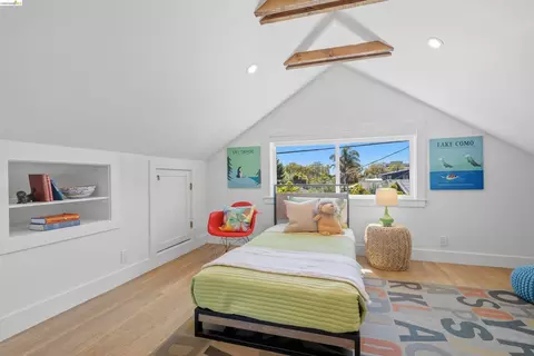 Bedroom - 2635 Mathews St, Berkeley, CA 94702 photo 16 of 18