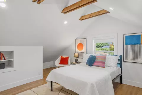 Bedroom - 2635 Mathews St, Berkeley, CA 94702 photo 12 of 18