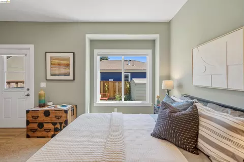 Bedroom - 2635 Mathews St, Berkeley, CA 94702 photo 2 of 18