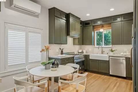 Kitchen - 2635 Mathews St, Berkeley, CA 94702 photo 2 of 17