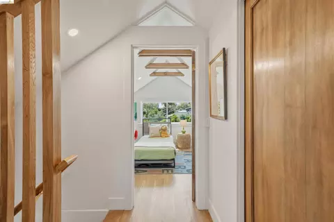Entry Way - 2635 Mathews St, Berkeley, CA 94702 photo 10 of 11