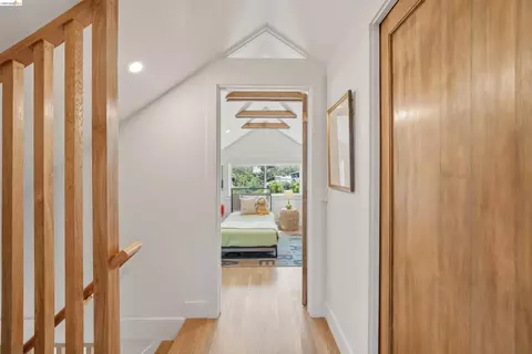 Entry Way - 2635 Mathews St, Berkeley, CA 94702 photo 9 of 11