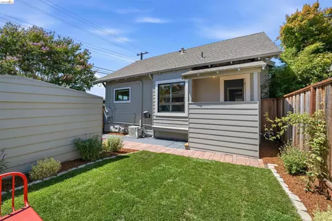 Exterior - 2635 Mathews St, Berkeley, CA 94702 photo 8 of 10