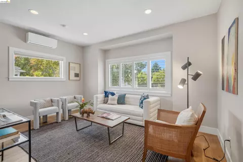 Living - 2635 Mathews St, Berkeley, CA 94702 photo 1 of 6