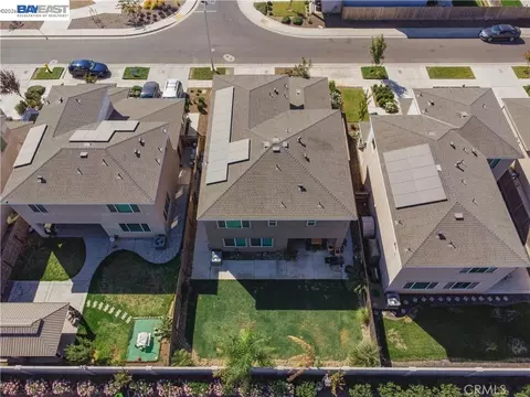 2481 Pineda Dr, Merced, CA 95340 photo 3