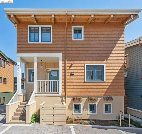 4432 Howe St, Oakland, CA 94611