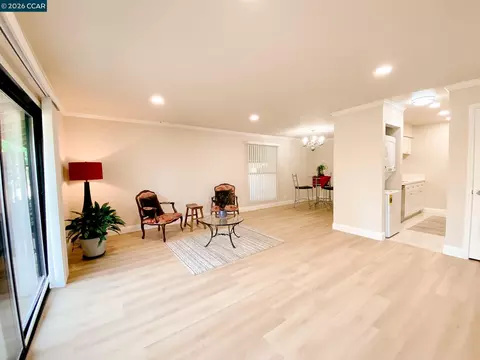 Living - 5457 Roundtree Pl #J, Concord, CA 94521 photo 6 of 10