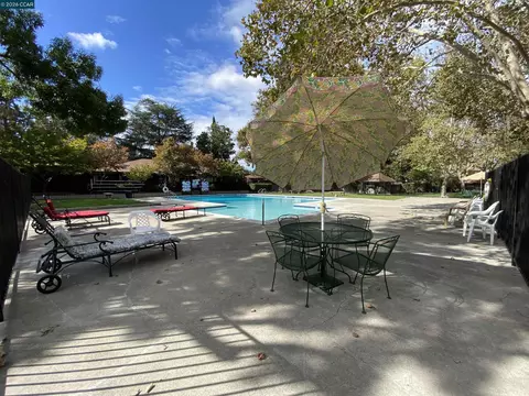 Exterior - 5457 Roundtree Pl #J, Concord, CA 94521 photo 14 of 18