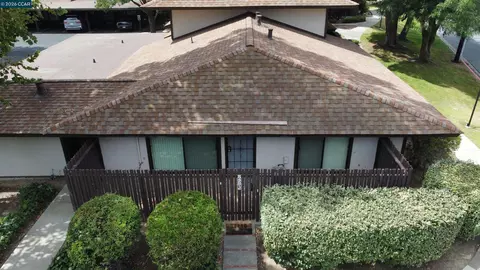 Exterior - 5457 Roundtree Pl #J, Concord, CA 94521 photo 18 of 18