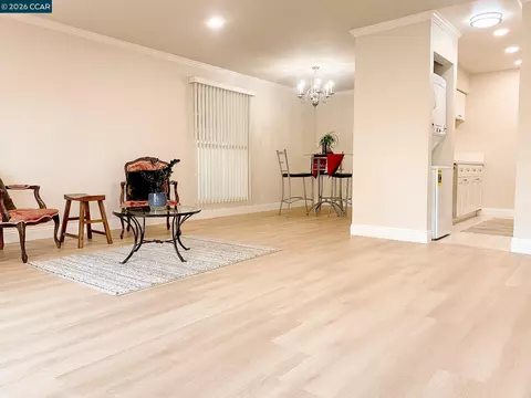 Living - 5457 Roundtree Pl #J, Concord, CA 94521 photo 7 of 10