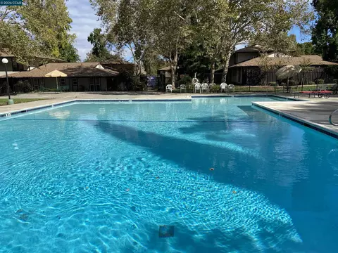 Exterior - 5457 Roundtree Pl #J, Concord, CA 94521 photo 9 of 18