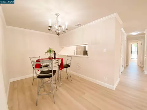Dining - 5457 Roundtree Pl #J, Concord, CA 94521 photo 3 of 6