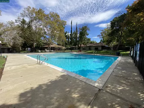 Exterior - 5457 Roundtree Pl #J, Concord, CA 94521 photo 7 of 18