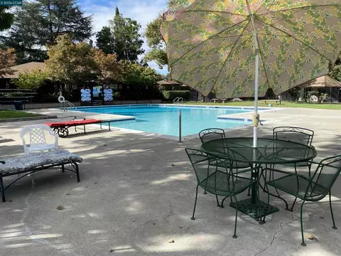 Exterior - 5457 Roundtree Pl #J, Concord, CA 94521 photo 13 of 18