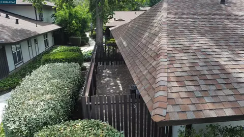 Exterior - 5457 Roundtree Pl #J, Concord, CA 94521 photo 17 of 18