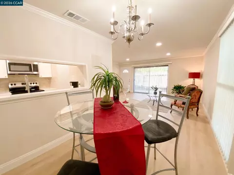 Dining - 5457 Roundtree Pl #J, Concord, CA 94521 photo 6 of 6