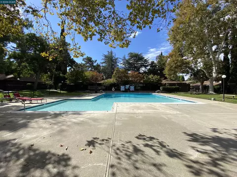 Exterior - 5457 Roundtree Pl #J, Concord, CA 94521 photo 15 of 18