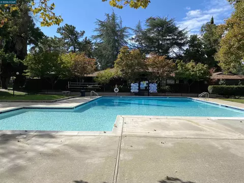 Exterior - 5457 Roundtree Pl #J, Concord, CA 94521 photo 16 of 18