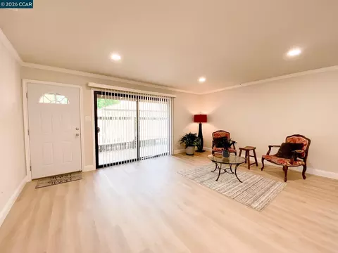 Living - 5457 Roundtree Pl #J, Concord, CA 94521 photo 4 of 10