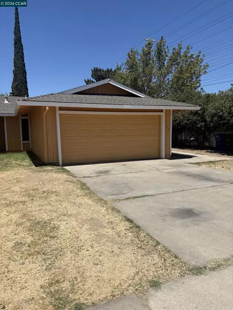 1527 Moffett Rd, Ceres, CA 95307