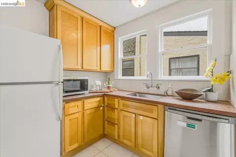 Kitchen - 2403 Cedar St, Berkeley, CA 94708 photo 2 of 4