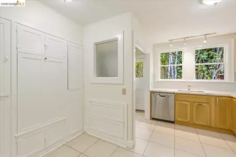 Kitchen - 2403 Cedar St, Berkeley, CA 94708 photo 4 of 4