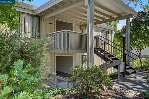 1108 Fairlawn Ct #8, Walnut Creek, CA 94595