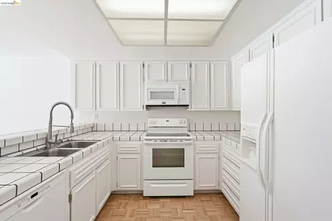 Kitchen - 2231 Heathrow Pl, San Leandro, CA 94577 photo 2 of 2