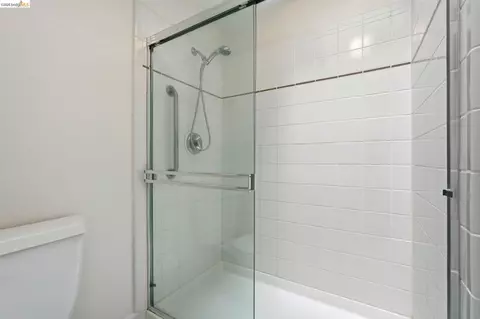 Bath - 2231 Heathrow Pl, San Leandro, CA 94577 photo 3 of 5