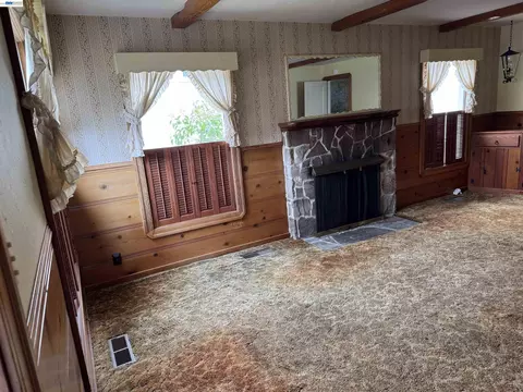 Living - 144 Viewmont Ave, Vallejo, CA 94590 photo 1 of 6